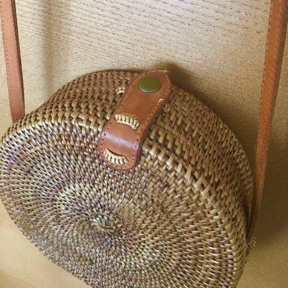 Bagus Woven Circular Ata Grass Crossbody Bag - Picture 6 of 6